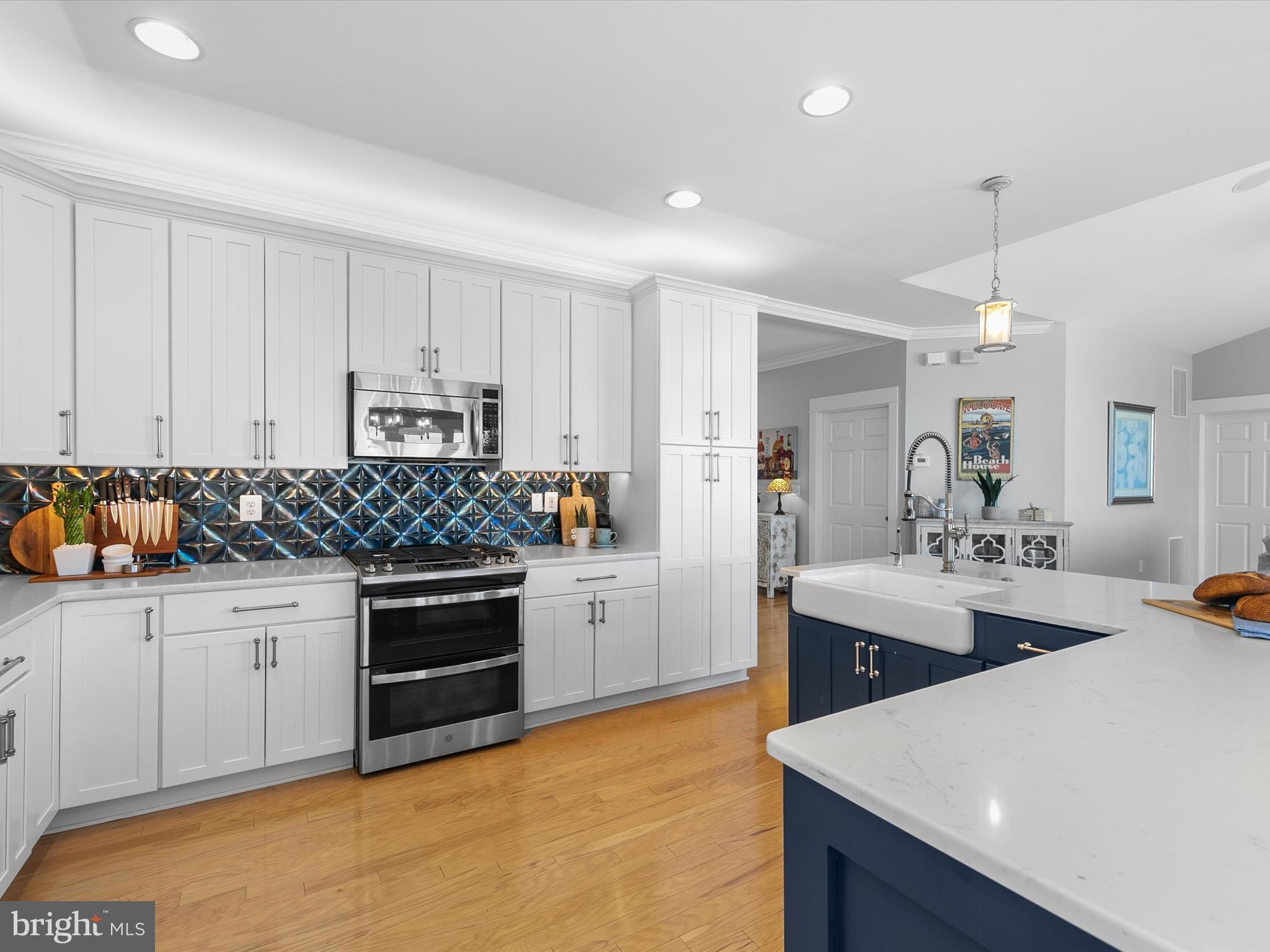 An updated coastal kitchen